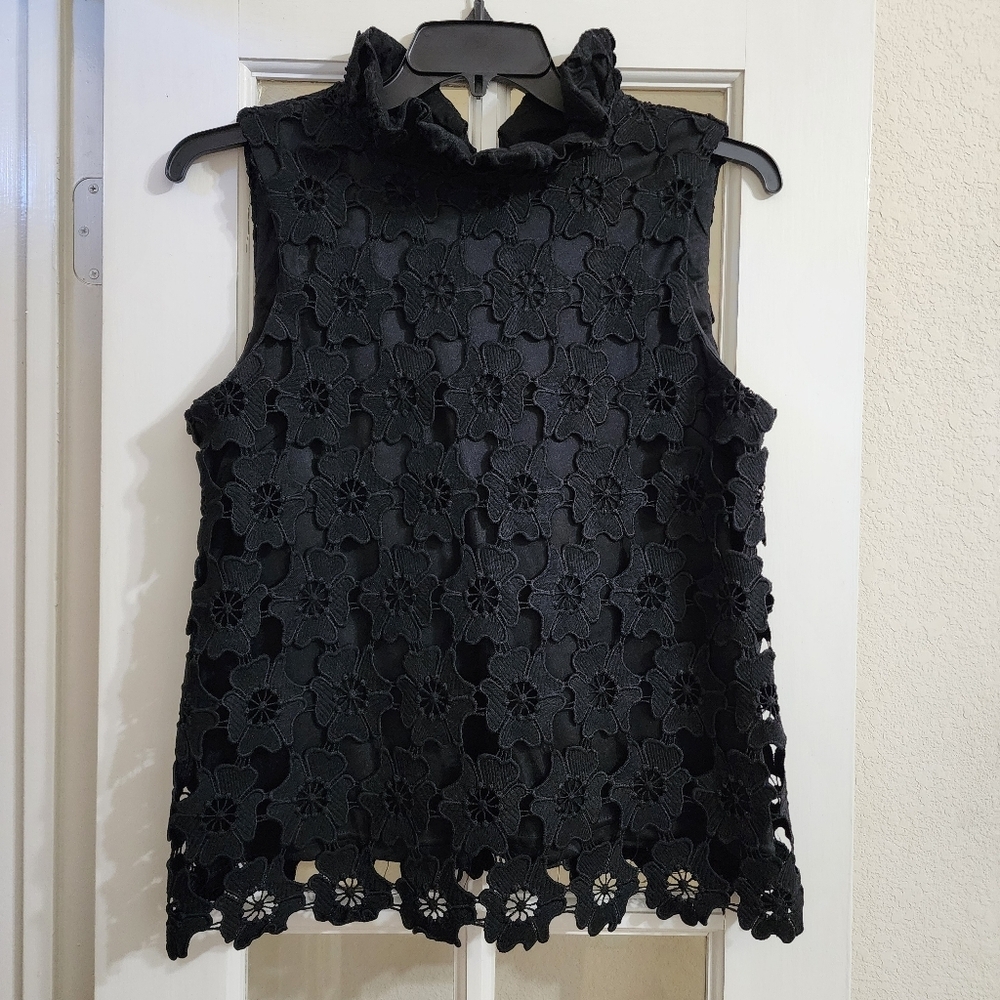 Umgee Floral Crochet Lace Blouse Small Black Mock Neck Tie Back Boho Scallop Hem